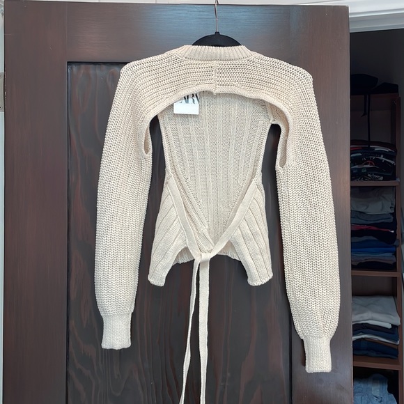 Zara cream open back sweater - Picture 2 of 10
